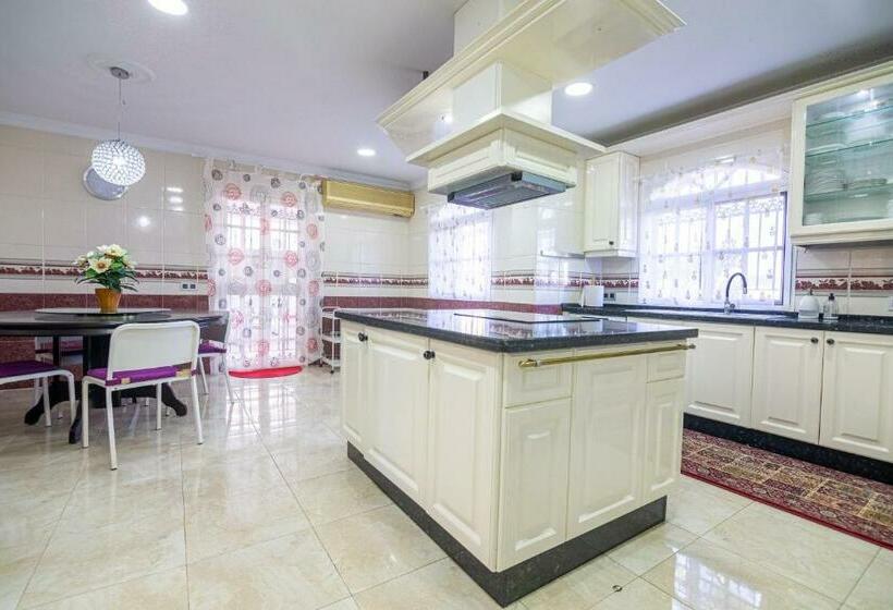 Lujosa Villa En Alhaurin De La Torre 7 Dormitorios