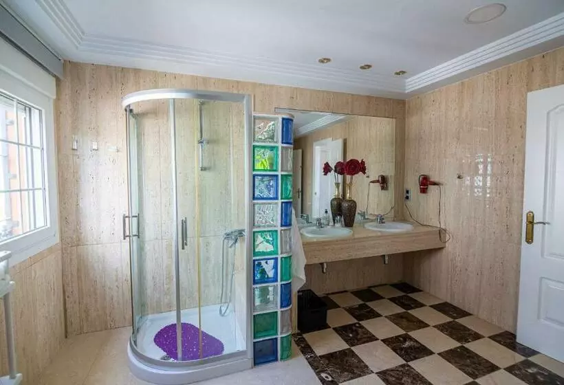 Lujosa Villa En Alhaurin De La Torre 7 Dormitorios