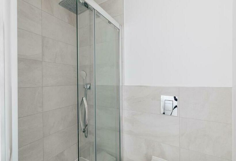 Redland Stay In Bespoke Home 1 Of 2