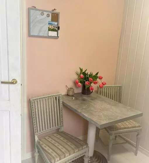 Renthouse Guest Apartment Alice