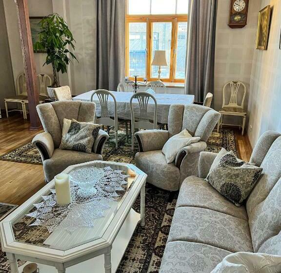 Spacious 1 Bedroom Apartment With Sauna