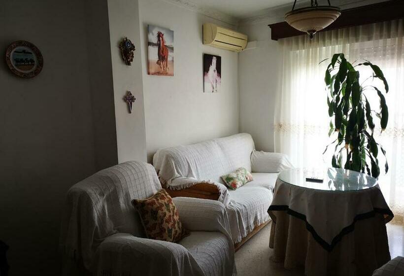 Piso Céntrico De 3 Dormitorios, 2 Baños + Garaje