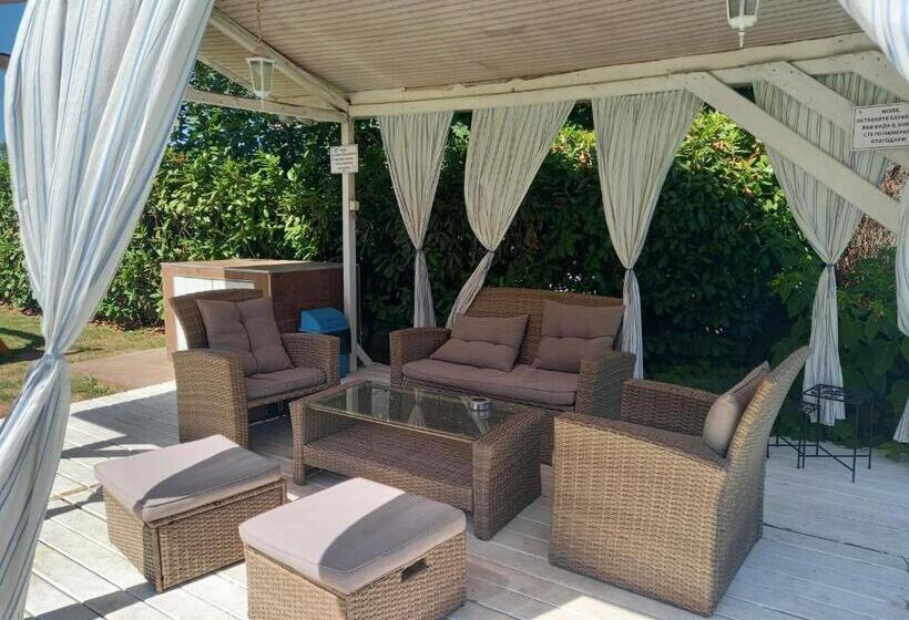 Sozopoli Hills, App B7