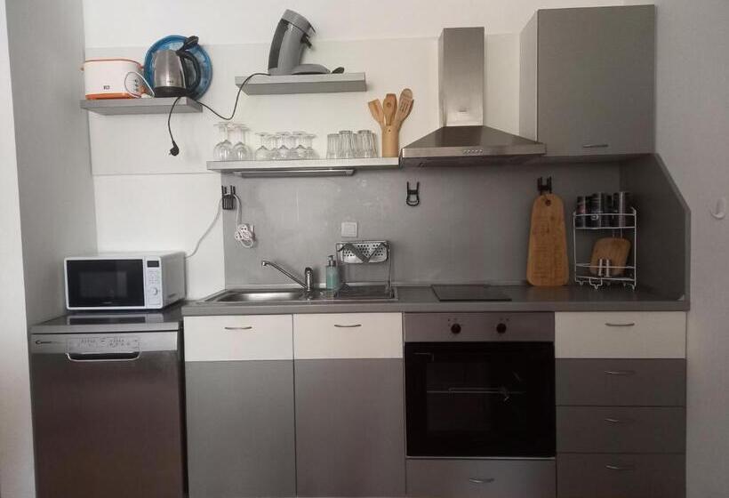 Sozopoli Hills, App B7