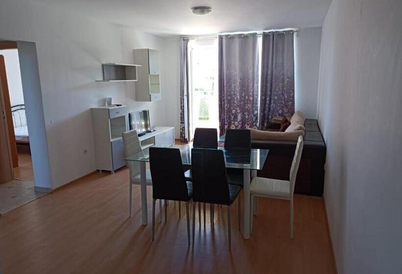 Sozopoli Hills, App B7