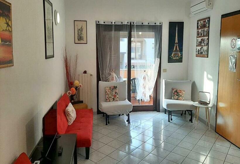 Cozy Apartment With Sea View In Olbia 80 M²