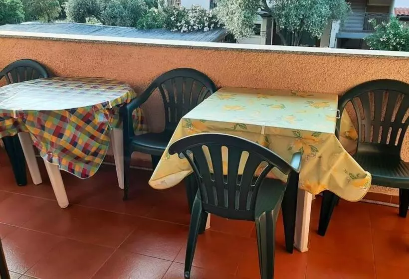 Cozy Apartment With Sea View In Olbia 80 M²