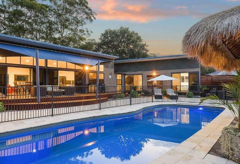 Alisrya At Castaway Close