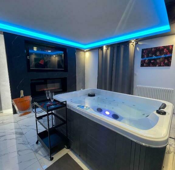 La Casa De Lové Suite Jacuzzi