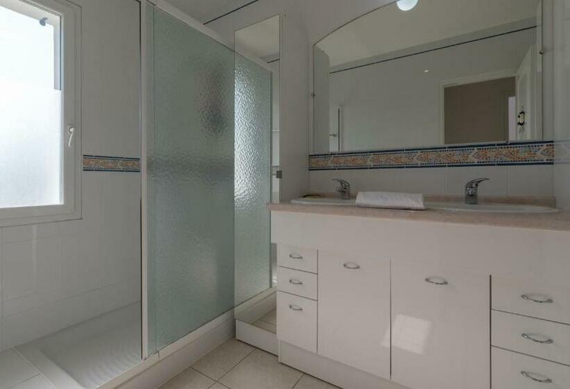 Maison Spacieuse Avec Jardin Arboré