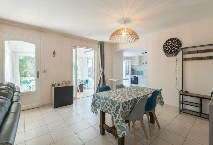 Maison Spacieuse Avec Jardin Arboré