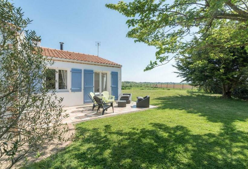 Maison Spacieuse Avec Jardin Arboré