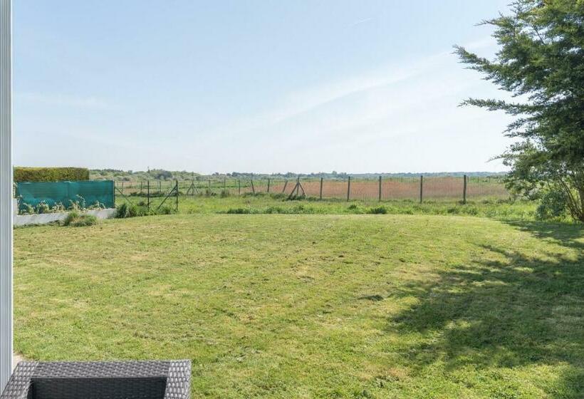 Maison Spacieuse Avec Jardin Arboré