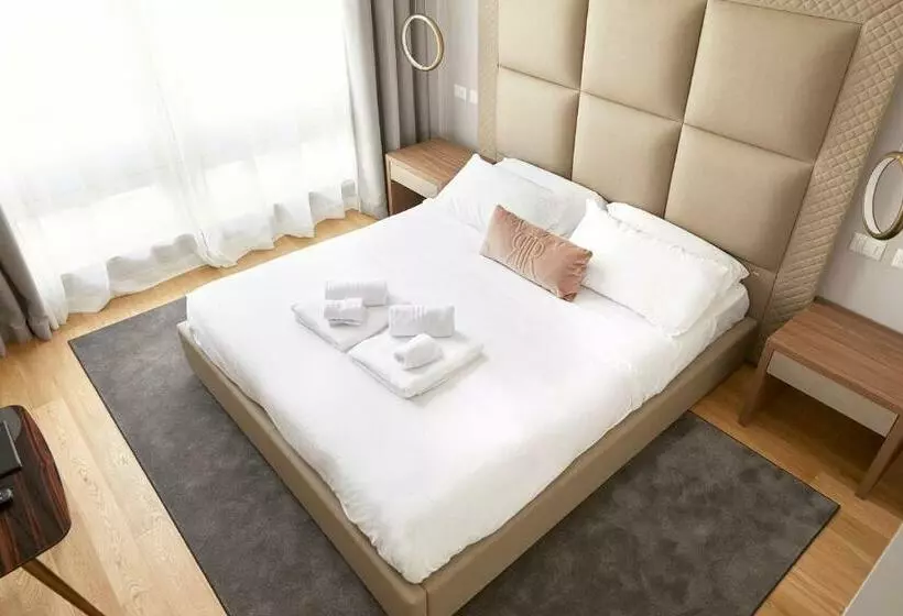 Prestige Boutique Aparthotel  Piazza Duomo
