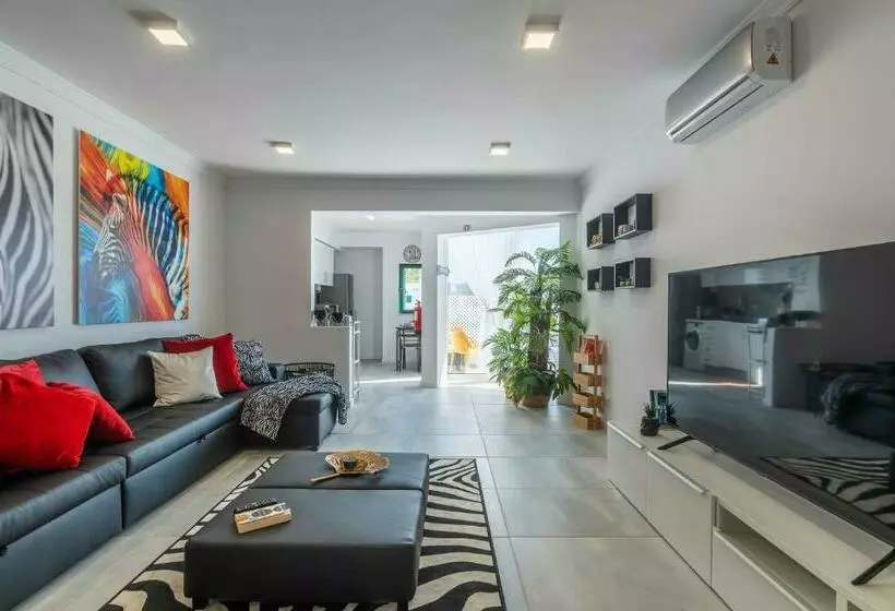 Salgados 2 Bedroom Apartment   900m From The Beach   Wifi