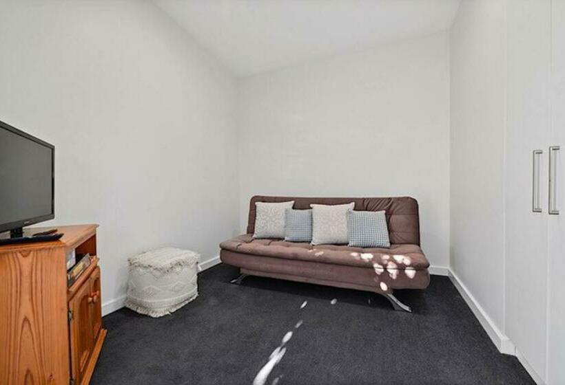 Top Of The Bay Modern Home With Spectacular Views