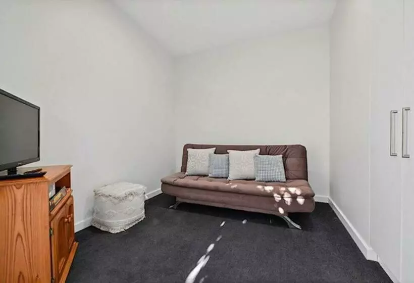 Top Of The Bay Modern Home With Spectacular Views