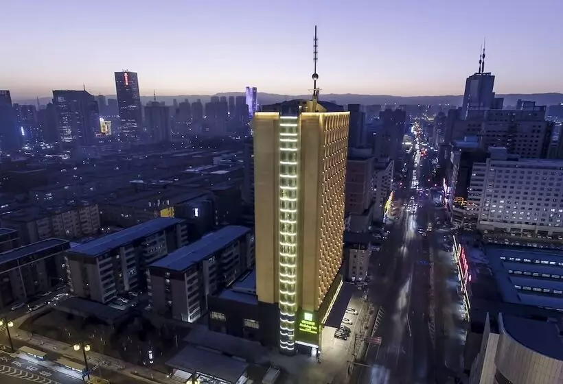 בית מלון כפרי Holiday Inn Taiyuan City Center