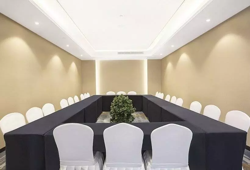 בית מלון כפרי Holiday Inn Taiyuan City Center