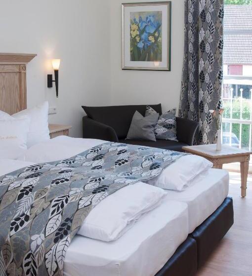 بنسيون Zum Schlössle