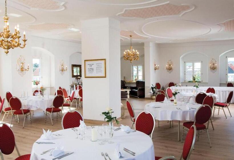 بنسيون Zum Schlössle