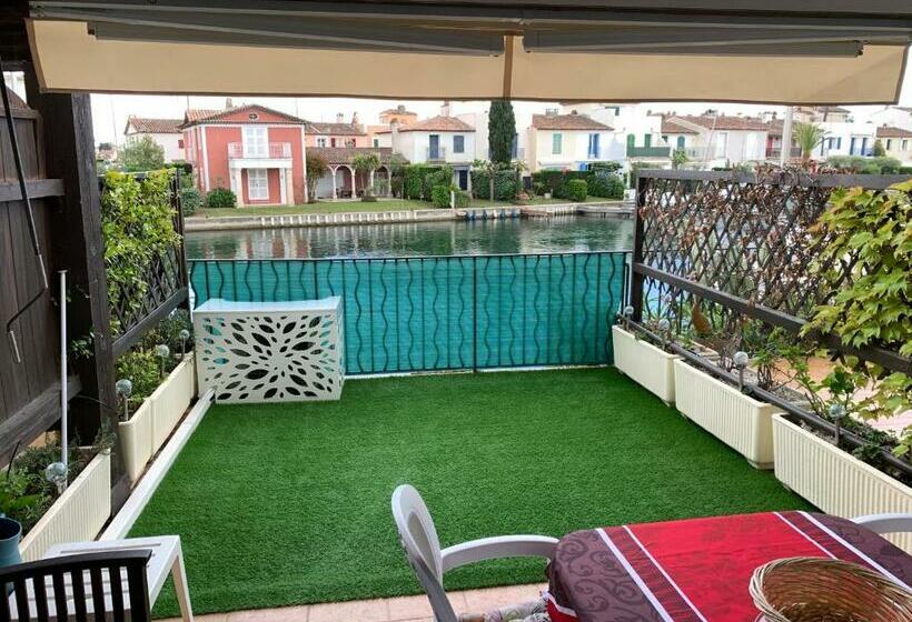 Appartement Rue De L Amarrage à Port Grimaud Avec Terrasse Vue Canaux Et Garage