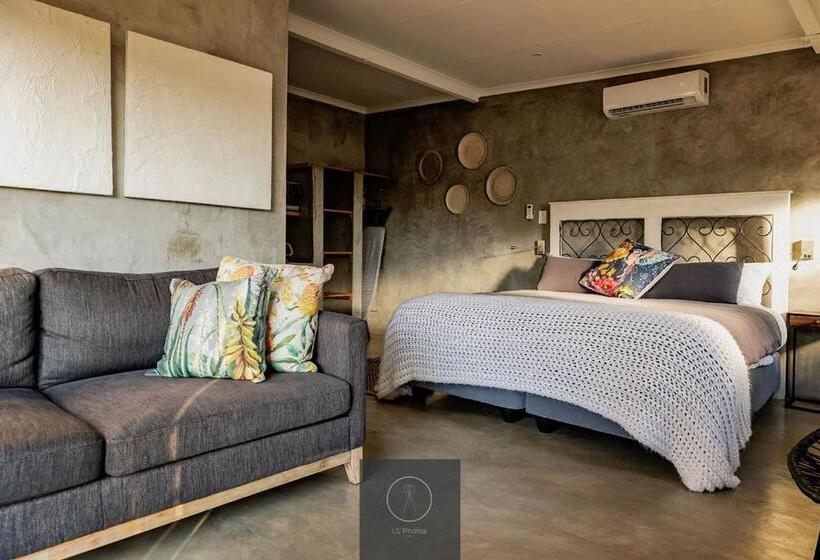 Guest Room At Joubert