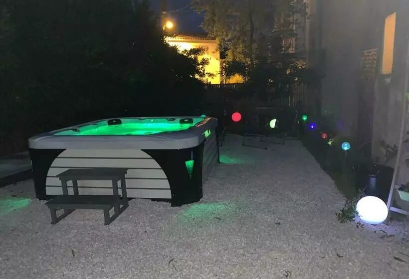 Les Dahlias Appartement 4 Personnes Jacuzzi Barbecue Jardin Arboré Climatisé