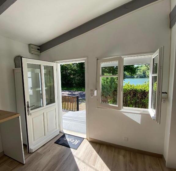 Maison Bord De Lac De Charmes