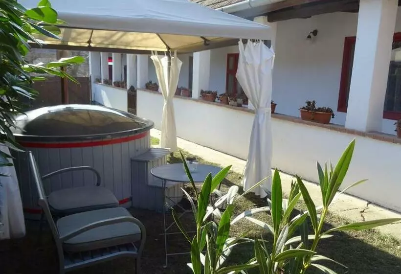 Padláskincsek Muskátlis Vendégház