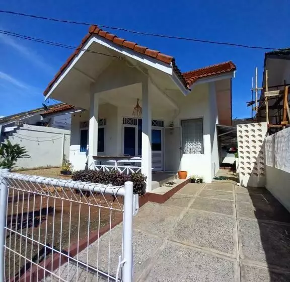 Shambala Palm Beach Anyer