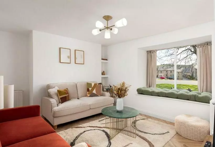 Luxe Design   Heart Of Rothbury   Sleeps 8!