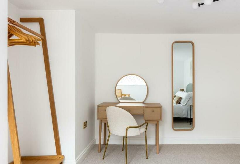 Luxe Design   Heart Of Rothbury   Sleeps 8!