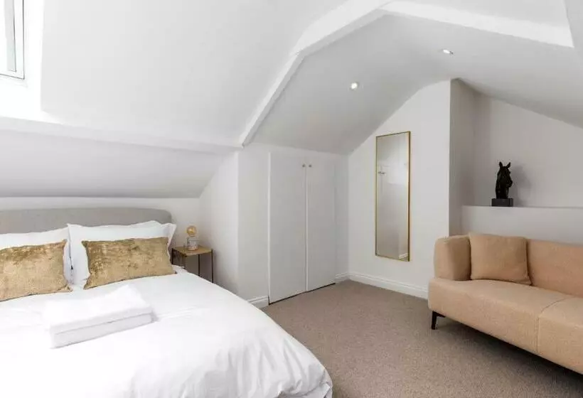 Luxe Design   Heart Of Rothbury   Sleeps 8!