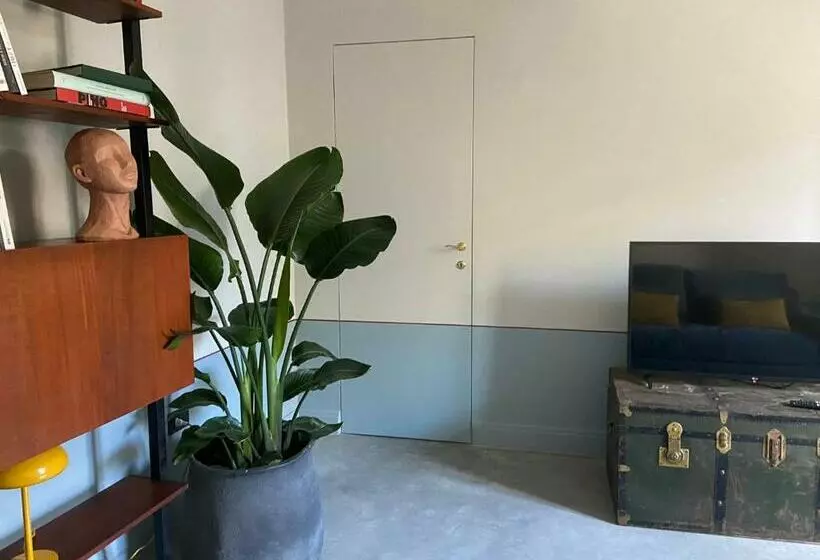 Maison B