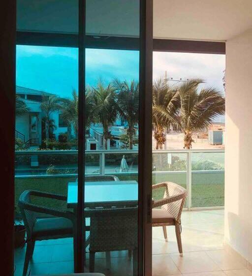 Punta Blanca Al Pie Del Mar