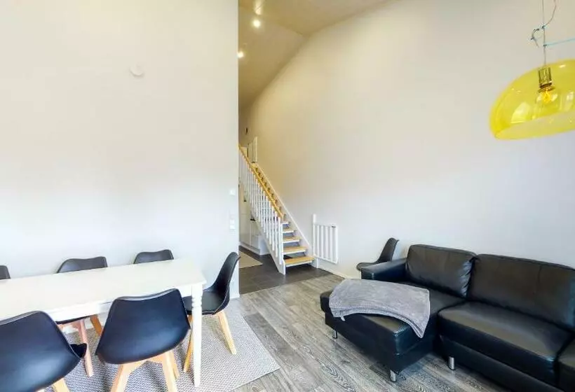 Starvillas A 301   6 Hengen Viehättävä Huoneisto Keskeisellä Paikalla