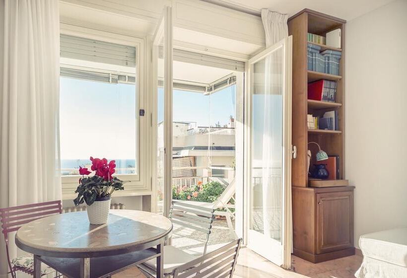 Boscobello Seaview Apartment