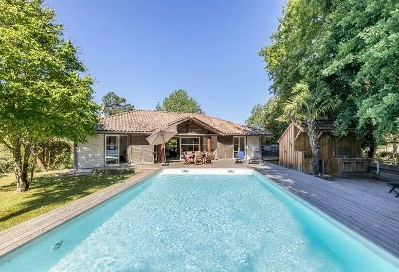 Care Villa T4 Avec Piscine