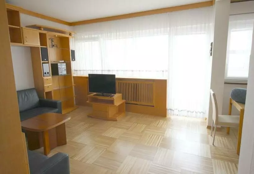 Geräumige Ferienwohnung Im Zentrum