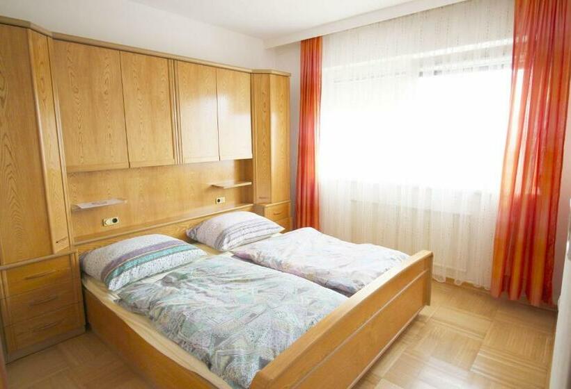 Geräumige Ferienwohnung Im Zentrum