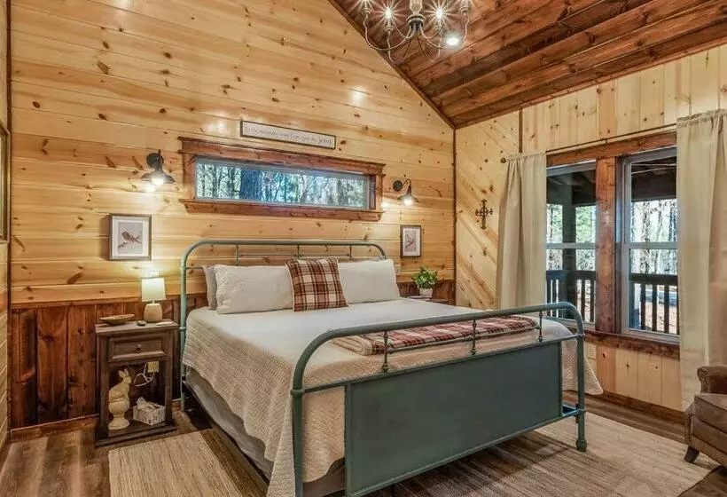 Large Luxury 2br Cabin W Hot Tub Double Trouble Was Designed For Fun Comfort And Memories Minutes Fr