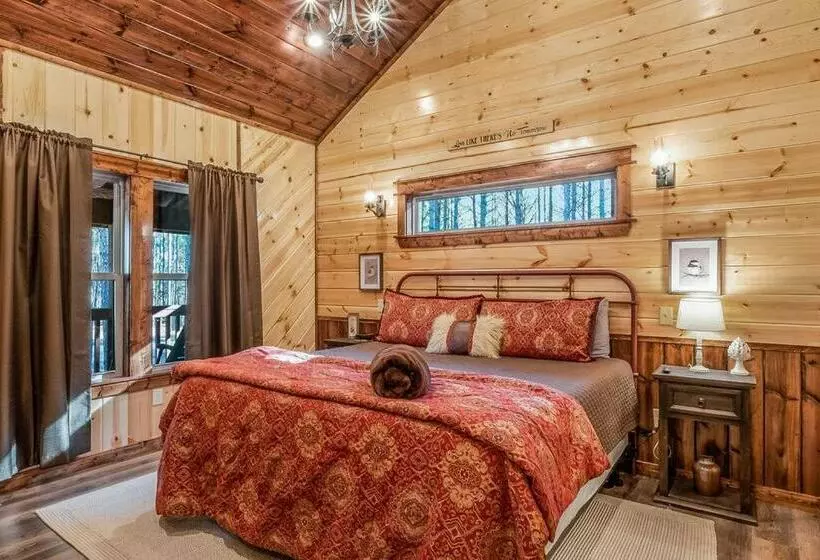 Large Luxury 2br Cabin W Hot Tub Double Trouble Was Designed For Fun Comfort And Memories Minutes Fr