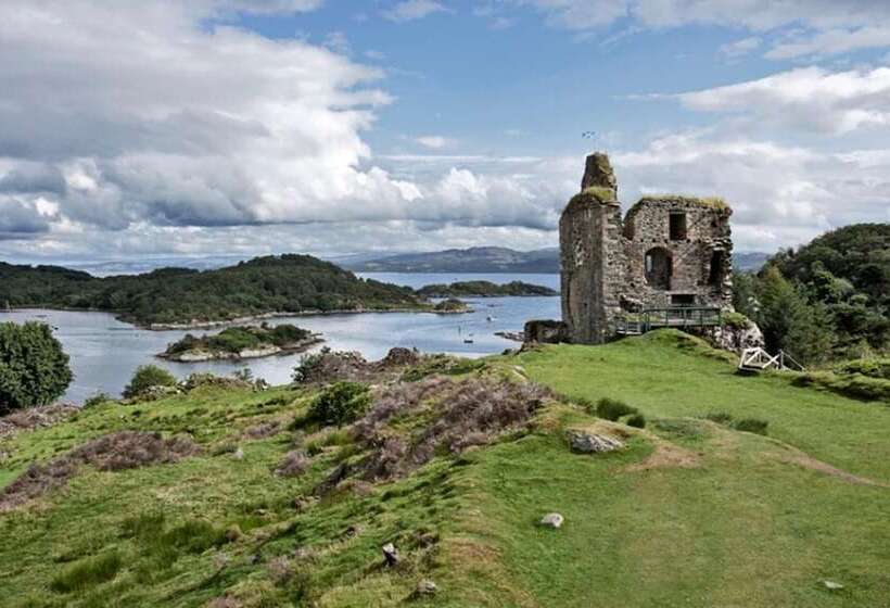 Penlea ~ 1 Bedroom Flat With Harbour View