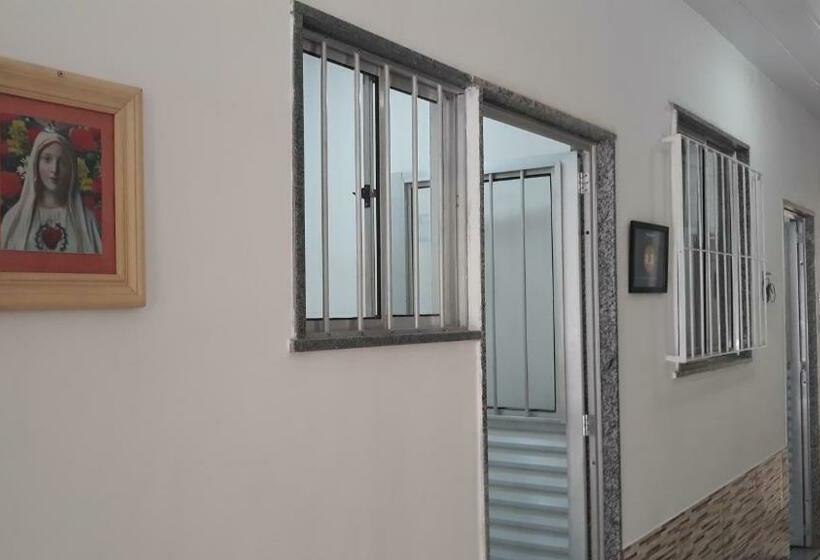 Sua Kitnet Na Praia 12 Novinha Atenção Pequena Só Prá Dormir Ar Cond Tv Microondas Frigobar Internet