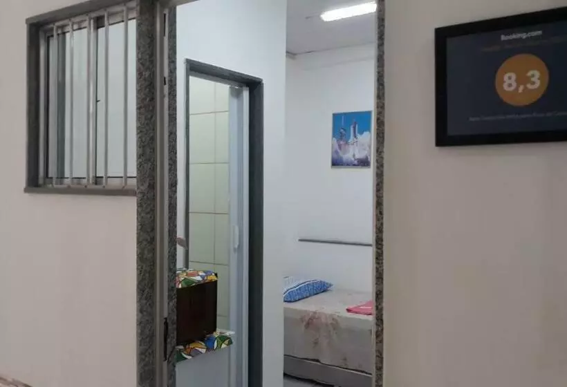 Sua Kitnet Na Praia 12 Novinha Atenção Pequena Só Prá Dormir Ar Cond Tv Microondas Frigobar Internet