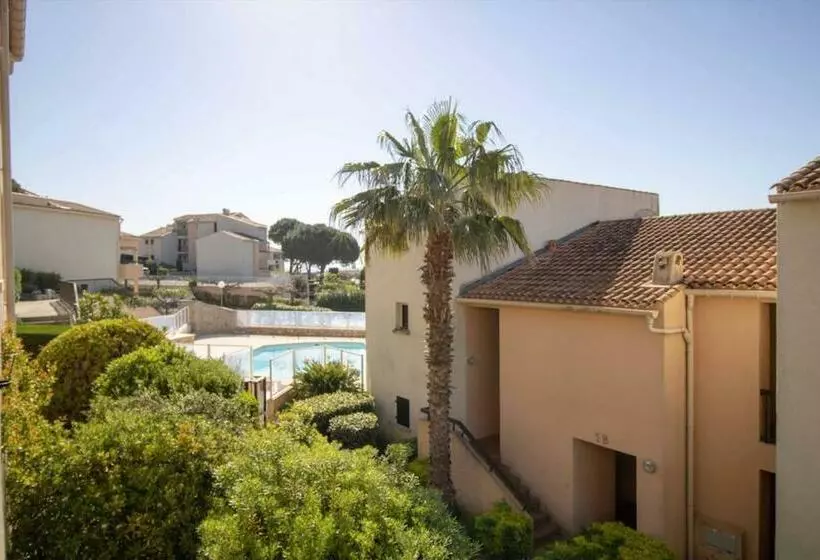 Nice 25 M Bright With Balcony And Pool
