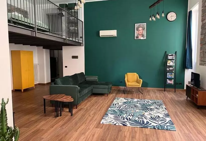 Openspacemonti82 A Pochi Passi Dal Duomo Di Como