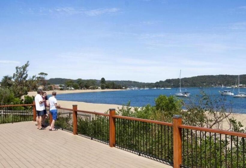 Shore Fun   Ettalong Beach