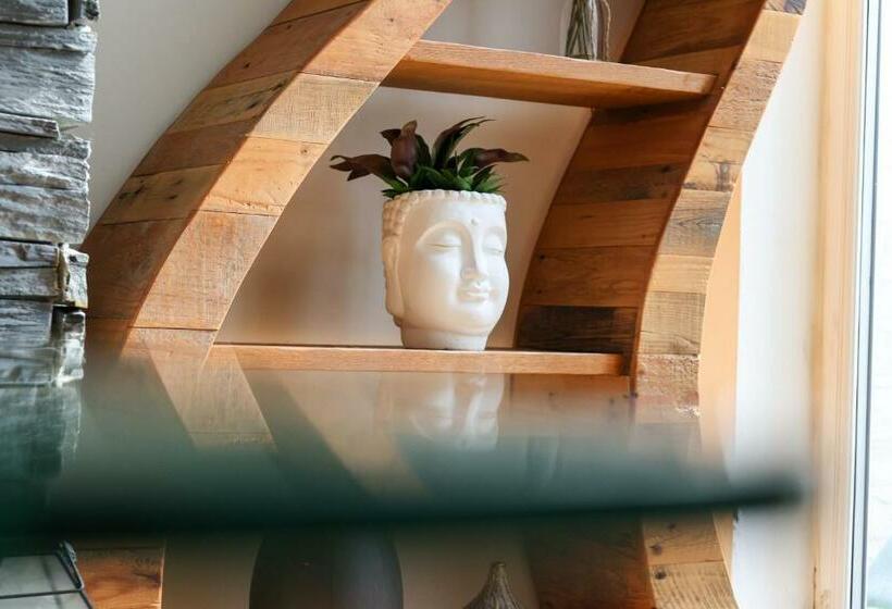 Suitely   Bloomsbury House